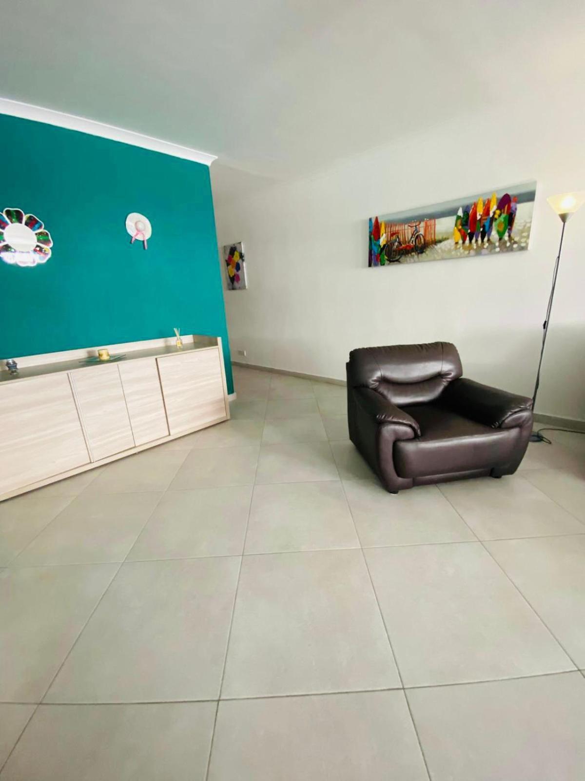 Mela Apartment 1 St. Paul's Bay Buitenkant foto